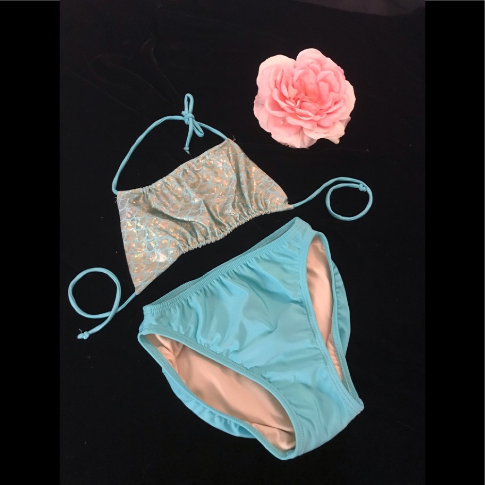 Girl’s Bikinis 👙